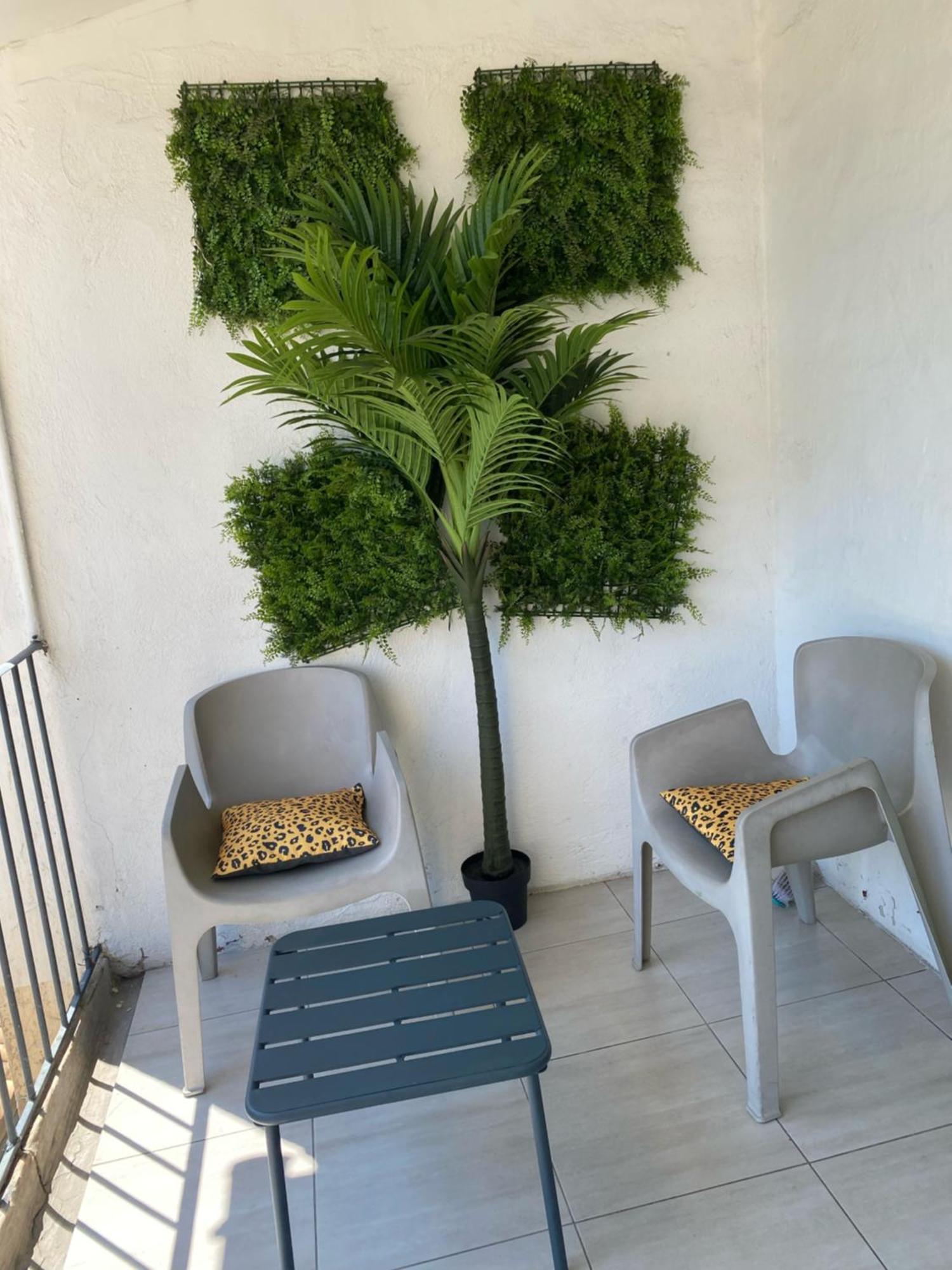 Secret Jungle Apartment *